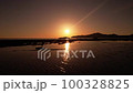 夕日の浜辺19 100328825