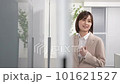 ホワイトボードと使った打ち合わせの動画素材 [101621527]