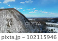 日本の北海道の帯広の雪景色をドローン空撮 102115946