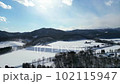 日本の北海道の帯広の雪景色をドローン空撮 102115947