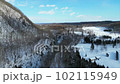 日本の北海道の帯広の雪景色をドローン空撮 102115949