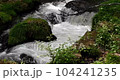 川の流れと小滝 104241235