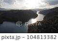 【三重県】紅葉の木曽川、恵那行の空撮 104813382