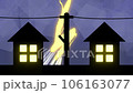 落雷で停電する街並み 106163077