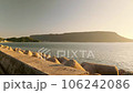 日落、船舶和閃亮的大海 005 106242086