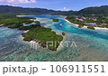 石垣島川平湾空撮、グラスボートが奥に走るところ左へドリー。 106911551