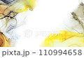 アルコールインクアート_ビデオ_イエロー 110994658