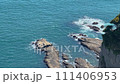 江之島海、岩石區和白浪，右，定點拍攝 111406953