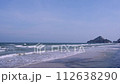 タイ・ホアヒン、海からうち寄せる波と半島 112638290
