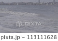 波打ち際にうちつける波_LOG撮影 113111628