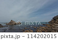 沖の粟島、岩礁海岸の笹川流れ！ 114202015