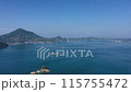 瀬戸内海に浮かぶ島と船（愛媛県） 115755472