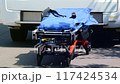 救急車とストレッチャー 117424534