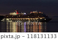 電飾を灯す豪華客船 118131133