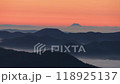 Mount Tomuratushi floating in the sea of clouds 118925137