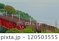 白糸川橋梁上で離合する東海道線の列車 120503555