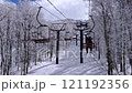 從纜車上穿過白霜林的景色（山形縣藏王） 121192356