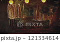 神社の境内にいるアヒルとカモ 121334614