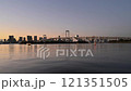[延時] 東京灣黃昏、彩虹橋和海灣城市景觀/東京 121351505