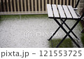 椅子上有雪 121553725