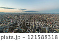 大阪・あべのハルカス展望台から望む大阪のマジックアワータイムラプス 60fps 121588318