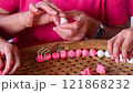 Traditional festival activities: making glutinous rice balls 121868232