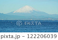Seagulls flocking to fish and Mount Fuji 122206039