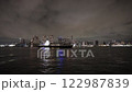 東京湾ビル群と船 122987839