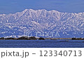 Amahara海灘的立山山脈（富山縣高岡市） 123340713