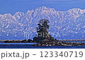 Amahara海灘的立山山脈（富山縣高岡市） 123340719