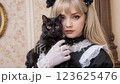 ゴスロリ少女と黒猫 123625476
