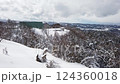 石川県金沢市　雪景色の医王山  124360018
