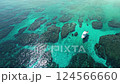 沖縄、チービシ、海、ドローン映像、珊瑚礁、船、ダイビング、シュノーケリング、自然、風景、南国、夏、海 124566660