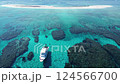 沖縄、チービシ、海、ドローン映像、珊瑚礁、船、ダイビング、シュノーケリング、自然、風景、南国、夏、海 124566700