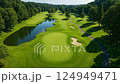 ゴルフ場の空撮 124949471