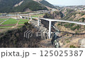 黒川にかかる新阿蘇大橋と阿蘇長陽大橋ドローン空撮 125025387
