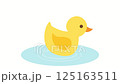 水面でゆらゆらと揺れるあひるのオモチャのアニメーション 125163511
