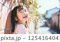 充滿幸福的微笑日本女孩的肖像（孩子，孩子，可愛，有趣，愛） 125416404