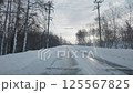 冬道の峠走行 アイスバーン つるつる路面 125567825