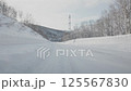 冬道の峠走行 アイスバーン つるつる路面 125567830
