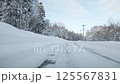 冬道の峠走行 アイスバーン つるつる路面 125567831