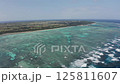 多良間島の白波が映る空撮映像 125811607