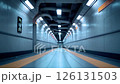 誰もいない地下鉄の通路を歩き続ける 126131503