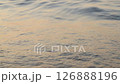 3月の琵琶湖 夕暮れの静けさ 126888196