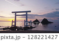 福岡県糸島市桜井二見ヶ浦の鳥居と夫婦岩 128221427