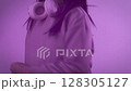 ノリノリなダンス、アップビート、元気な音楽、リズムに乗るなど 128305127