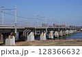 穿越相模川的東海道線列車 E233 系列 平塚～茅崎 128366632