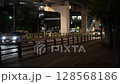 交通量が多い夜の那覇の街 128568186
