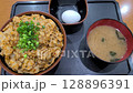 一碗令人滿意又飽足的肉 128896391
