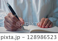 寫在筆記本上 128986523